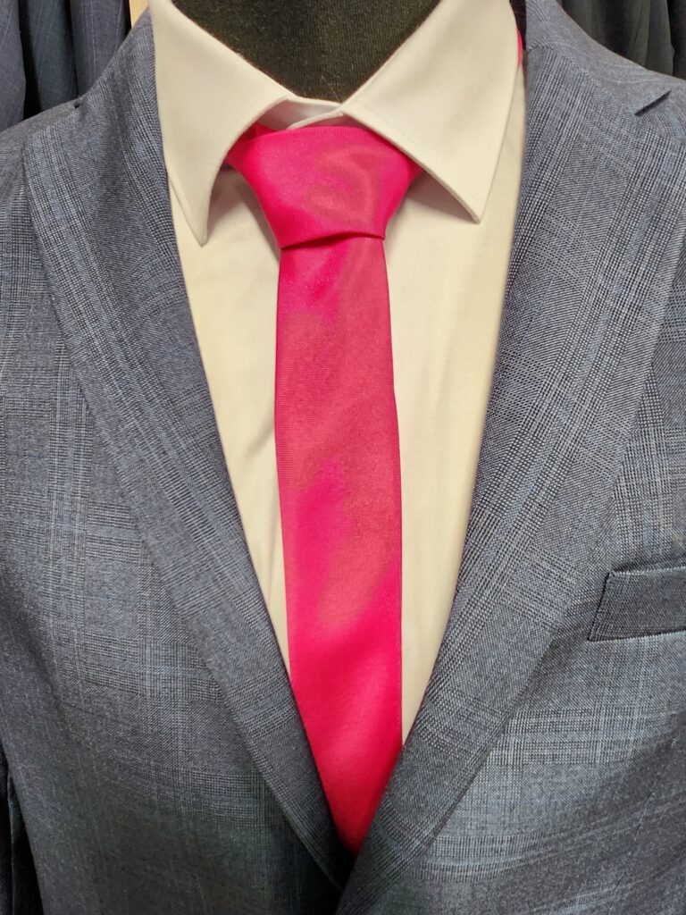 Krawat w kolorze fuksji